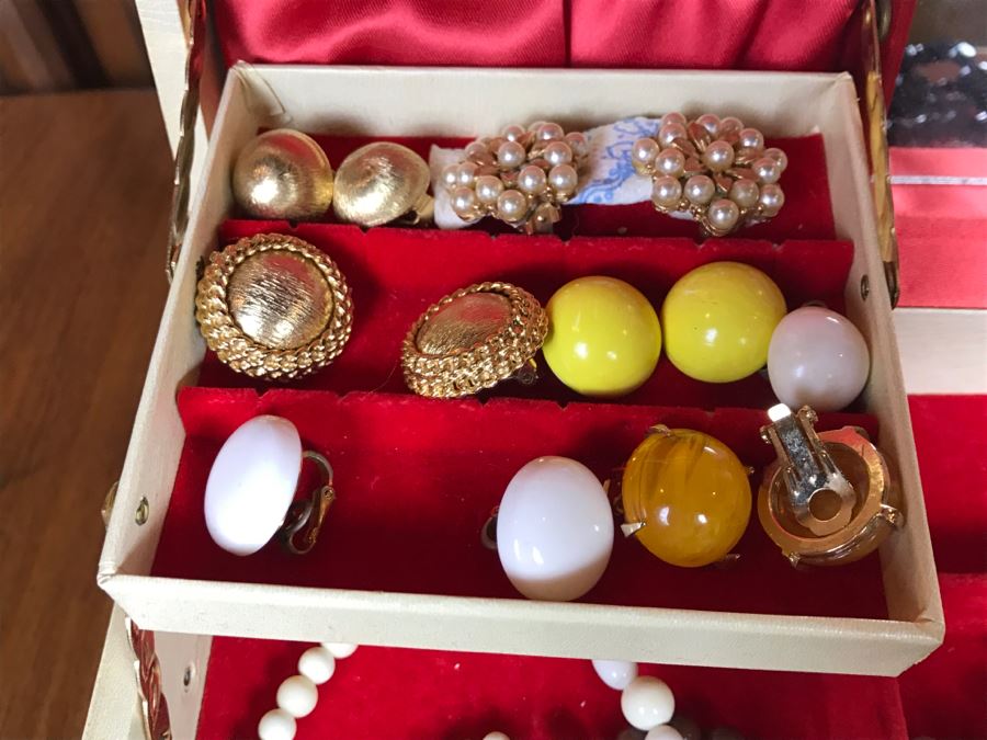 Vintage Jewelry Box With Various Costume Jewelry Some Signed [Photo 6]