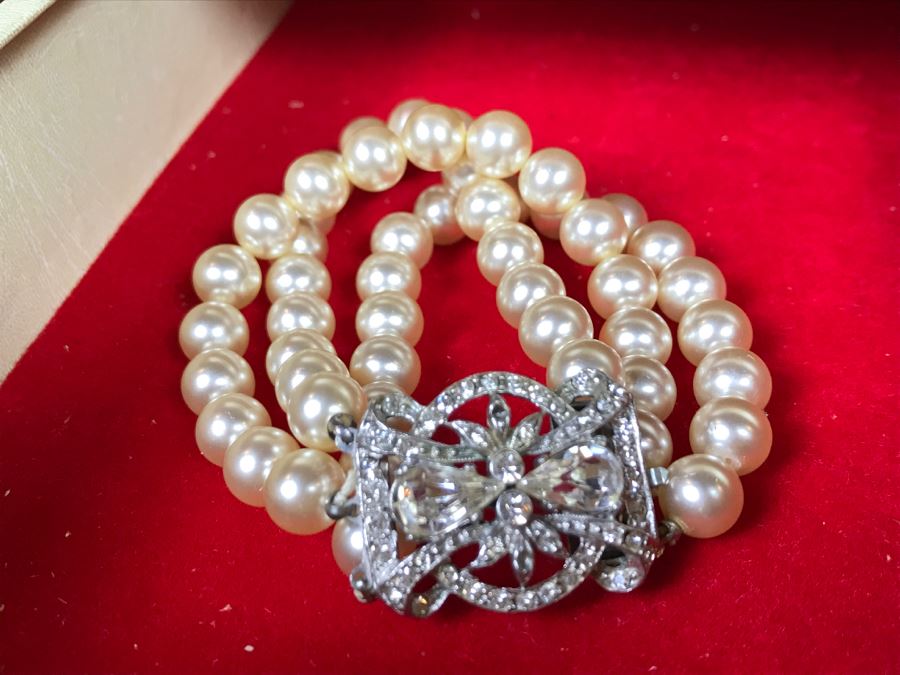 Vintage Jewelry Box With Various Costume Jewelry Some Signed [Photo 12]