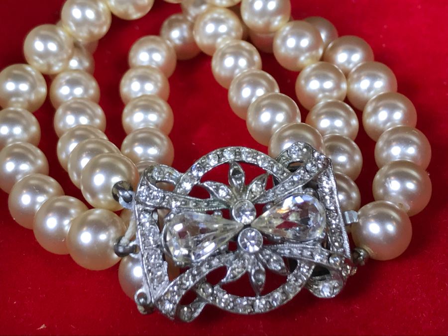 Vintage Jewelry Box With Various Costume Jewelry Some Signed [Photo 13]