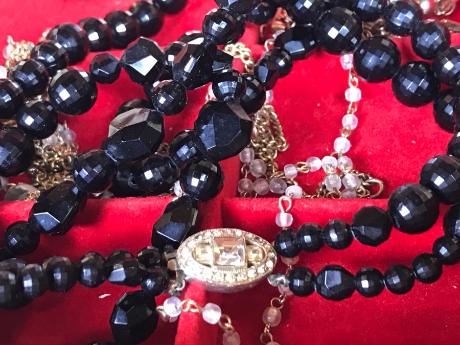 Vintage Jewelry Box With Various Costume Jewelry Some Signed [Photo 3]