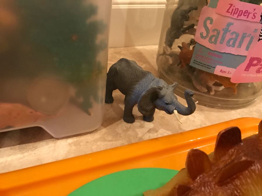 Various Toys Mostly Plastic Animals Dinosaurs [Photo 6]