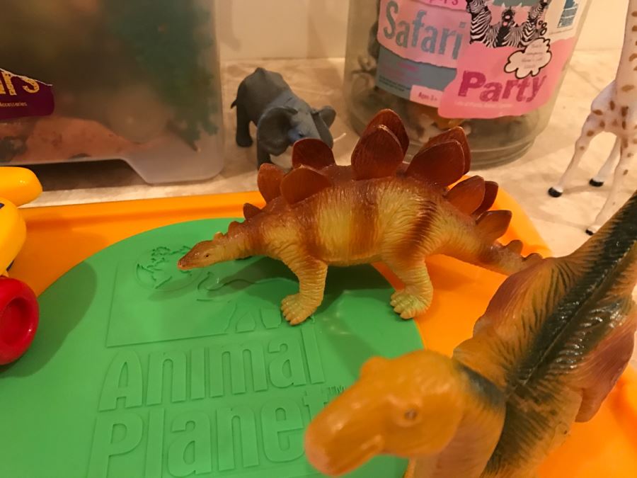 Various Toys Mostly Plastic Animals Dinosaurs [Photo 4]