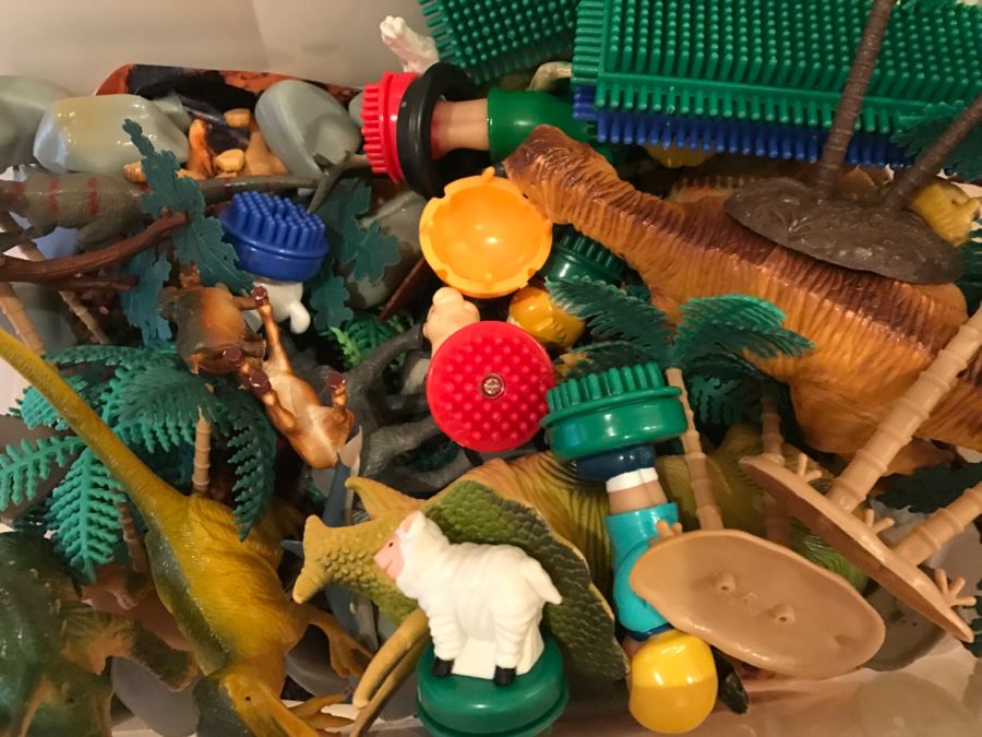 Various Toys Mostly Plastic Animals Dinosaurs [Photo 9]