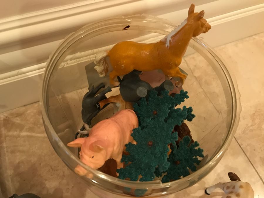 Various Toys Mostly Plastic Animals Dinosaurs [Photo 11]