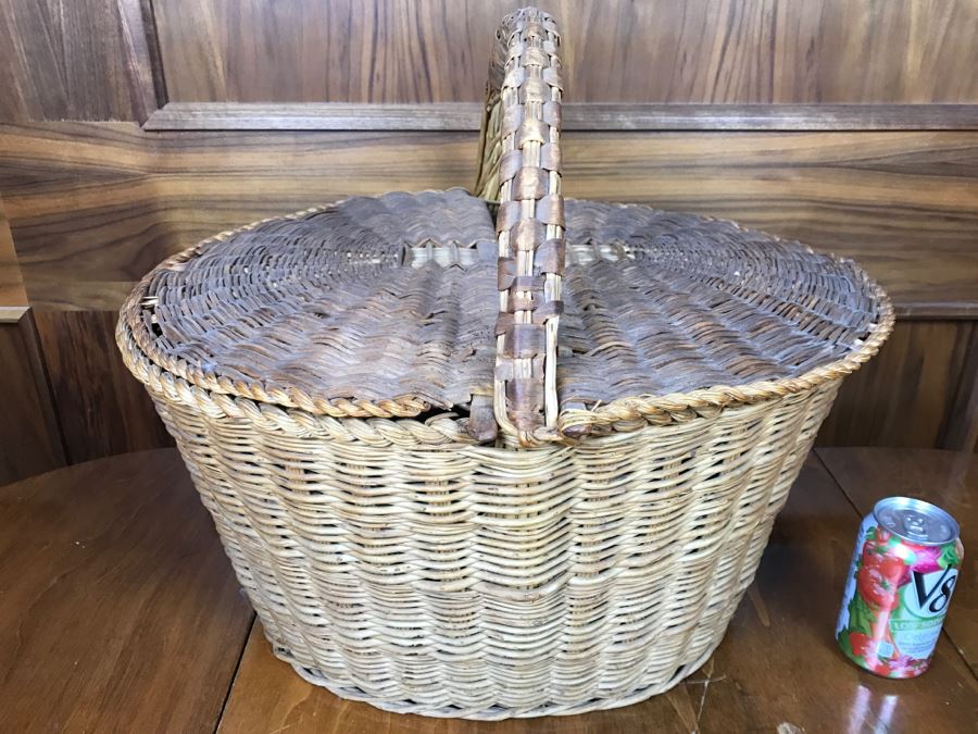 Vintage Picnic Basket [Photo 2]