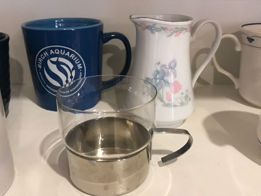 Various Coffee Mugs, Cook Books And China Including Noritake Dutch Tile Patter [Photo 5]
