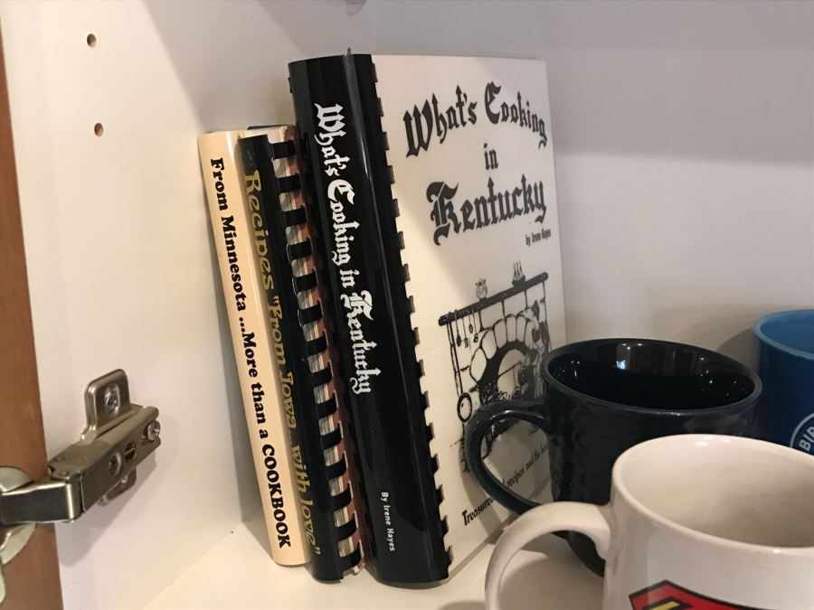 Various Coffee Mugs, Cook Books And China Including Noritake Dutch Tile Patter [Photo 8]