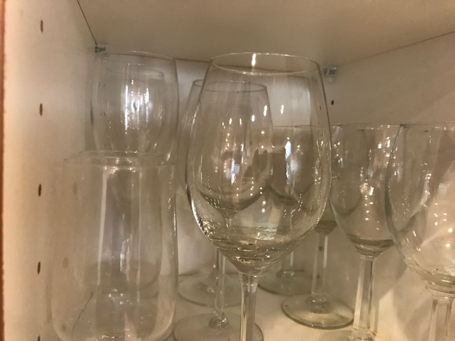 Various Glasses And Stemware [Photo 5]