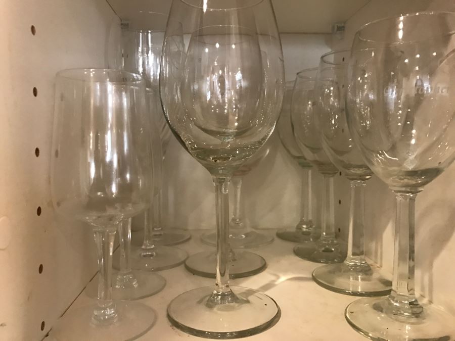 Various Glasses And Stemware [Photo 4]
