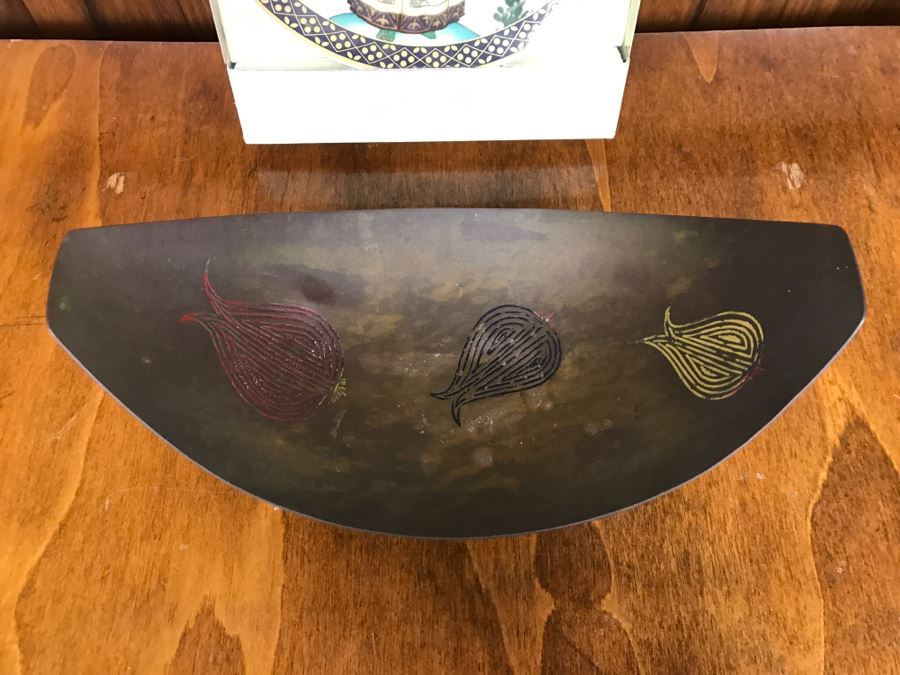 Mid Century Footed Brass Bowl And Villeroy & Boch Heinrich Plate In Box [Photo 3]