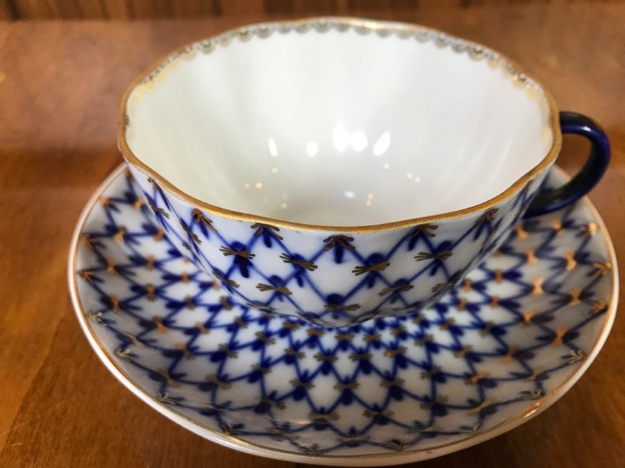 Vintage Hand Painted Russian Cup And Saucer Blue And White With Gold Accents [Photo 5]