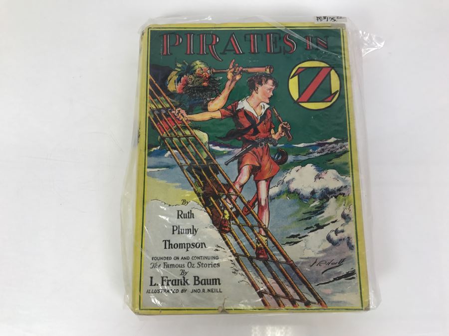 Vintage Hardcover Book Pirates In Oz By Ruth Plumly Thompson Reilly & Lee [Photo 1]