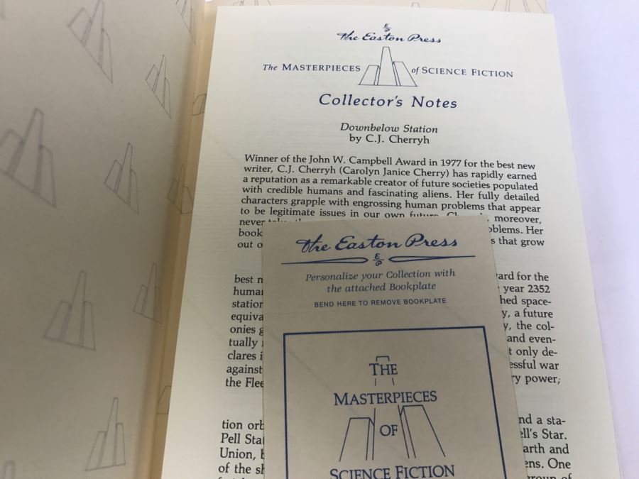 Signed Easton Press Hardcover Book Downbelow Station By C.J. Cherryh [Photo 5]