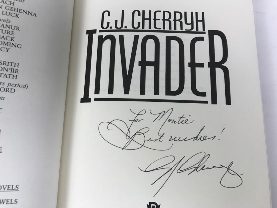 Signed First Printing 1995 Hardcover Book Invader By C.J. Cherryh [Photo 6]