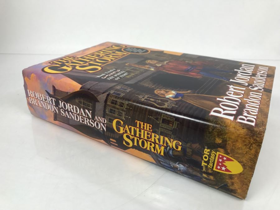 Signed First Edition Hardcover Book The Gathering Storm By Robert Jordan And Brandon Sanderson (Signed By Both Authors) [Photo 3]