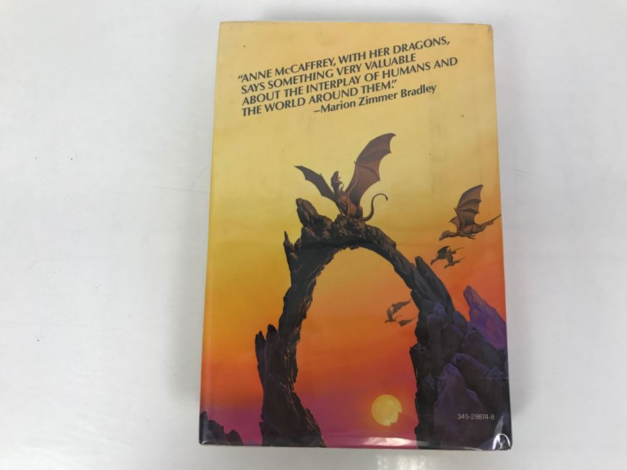 Signed First Edition 1983 Hardcover Book Moreta: Dragonlady Of Pern By Anne McCaffrey [Photo 4]