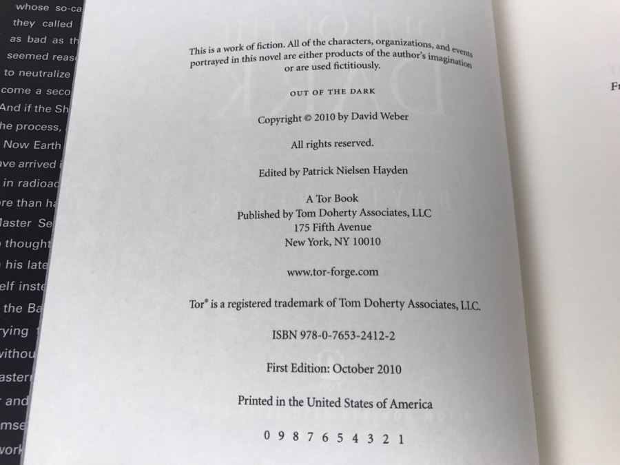Signed First Edition 2010 Hardcover Book Out Of The Dark By David Weber [Photo 8]