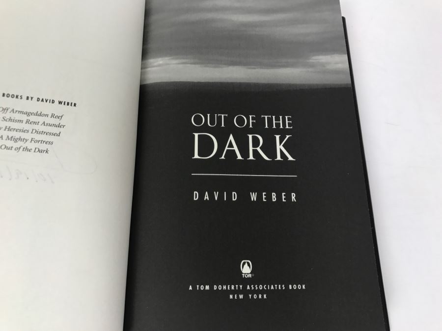 Signed First Edition 2010 Hardcover Book Out Of The Dark By David Weber [Photo 7]