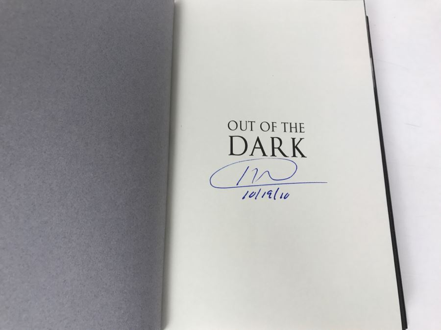 Signed First Edition 2010 Hardcover Book Out Of The Dark By David Weber [Photo 5]