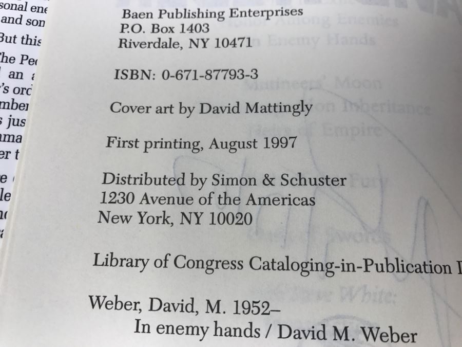 Signed First Printing 1997 Hardcover Book In Enemy Hands By David Weber [Photo 9]