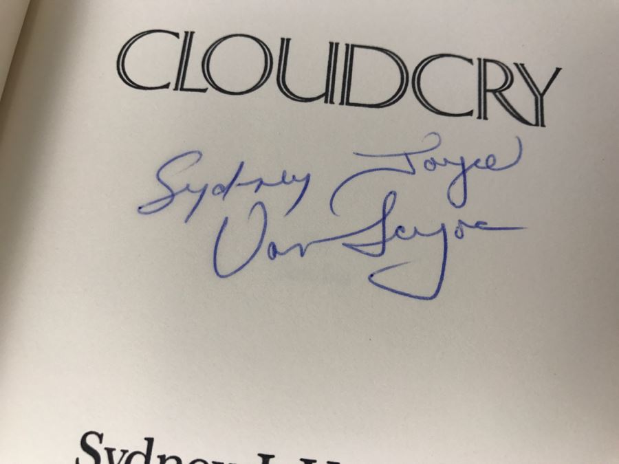 Signed Hardcover Book Cloudcry By Sydney J. Van Scyoc [Photo 7]