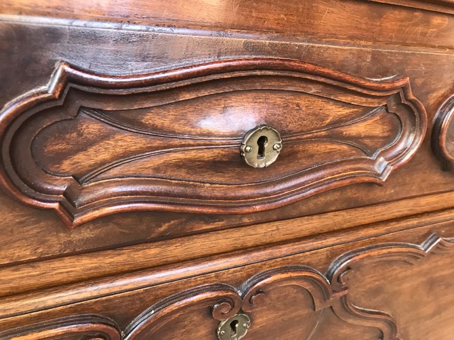 JUST ADDED - STUNNING Antique 19th Century Piedmont Baroque Style Dresser Chest Of Drawers With Distinctive Carved Piedmont Designs And Black Marble Top [Photo 12]