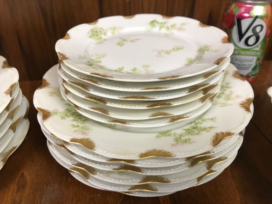 JUST ADDED - Haviland & Co Limoges France China Set Apx Service For 6 With China Serving Platters And Bowls - See All Photos [Photo 7]