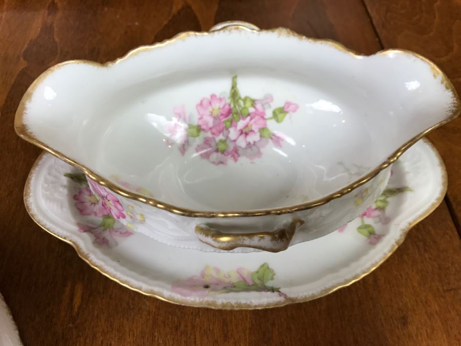 JUST ADDED - Theodore Haviland Limoges France China Gravy Boat With Attached Underplate And Large Serving Bowl Gold Trim [Photo 14]