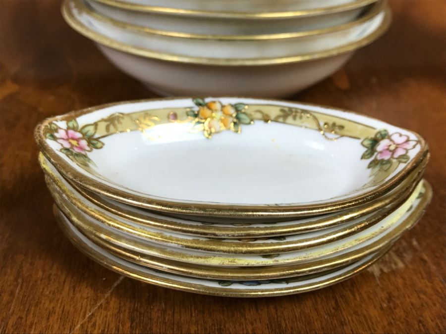 JUST ADDED - Vintage Hand Painted NIPPON Japan China Bowls [Photo 19]