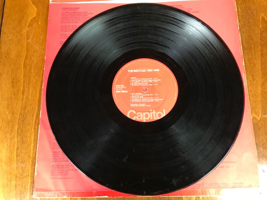 JUST ADDED - Set Of (2) Double Album Records The Beatles 1962-1966 And 1967-1970 [Photo 18]