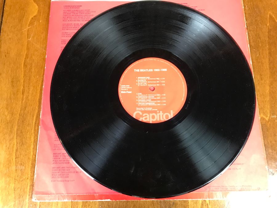 JUST ADDED - Set Of (2) Double Album Records The Beatles 1962-1966 And 1967-1970 [Photo 20]