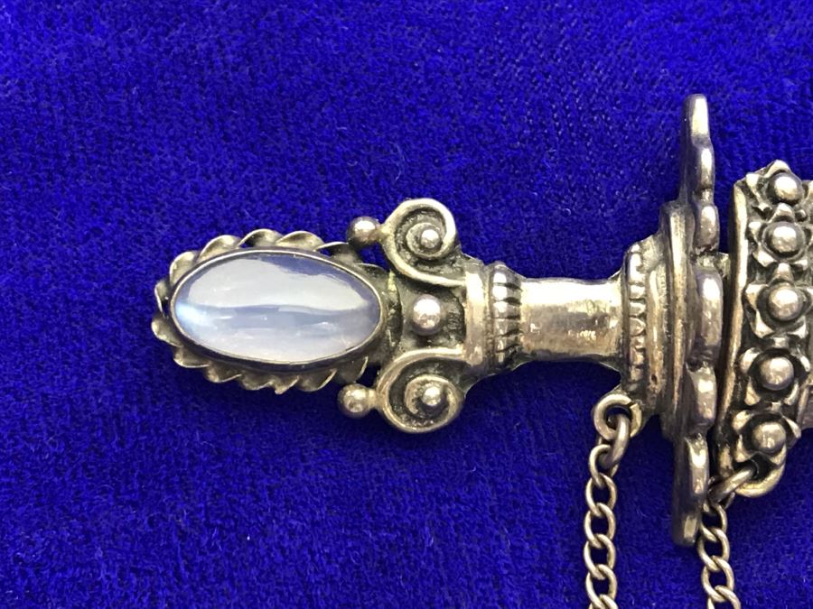 JUST ADDED - Stunning Vintage Repousse Sterling Silver Brooch Pin Dagger With Sheather And Possible Moonstone (Not Tested) 28.3g [Photo 6]