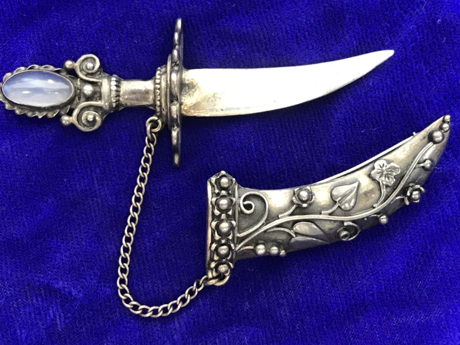 JUST ADDED - Stunning Vintage Repousse Sterling Silver Brooch Pin Dagger With Sheather And Possible Moonstone (Not Tested) 28.3g [Photo 10]