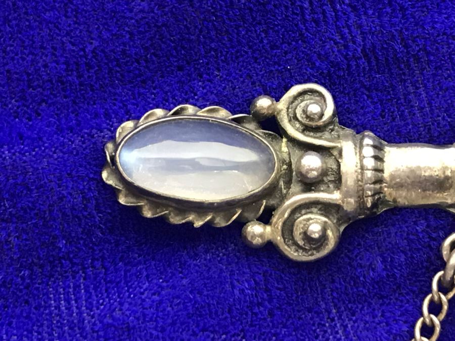 JUST ADDED - Stunning Vintage Repousse Sterling Silver Brooch Pin Dagger With Sheather And Possible Moonstone (Not Tested) 28.3g [Photo 13]