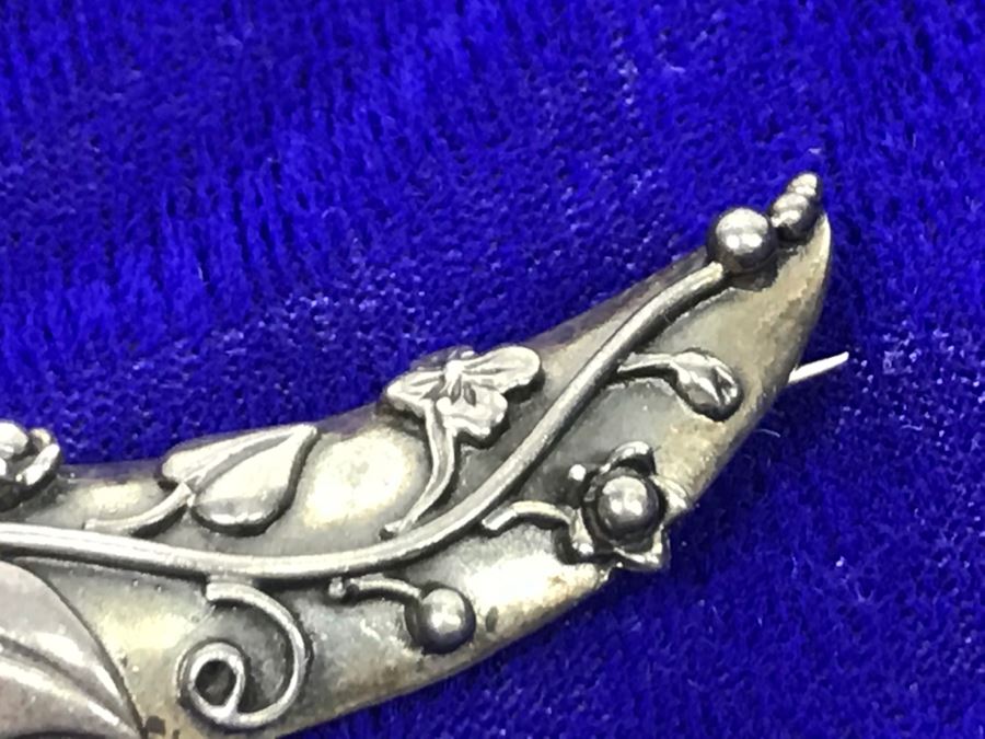 JUST ADDED - Stunning Vintage Repousse Sterling Silver Brooch Pin Dagger With Sheather And Possible Moonstone (Not Tested) 28.3g [Photo 9]
