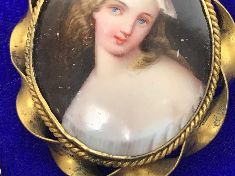 JUST ADDED - Vintage Handpainted Porcelain Brooch Pin And Vintage UNION Pocket Watch Chain [Photo 5]