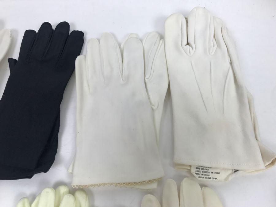 JUST ADDED - Collection Of (11) Vintage Women's Gloves With Carrying Bag Apx Size 7 [Photo 11]