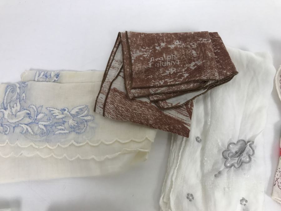 JUST ADDED - Collection Of Vintage Embroidered Handkerchiefs With Storage Box [Photo 6]
