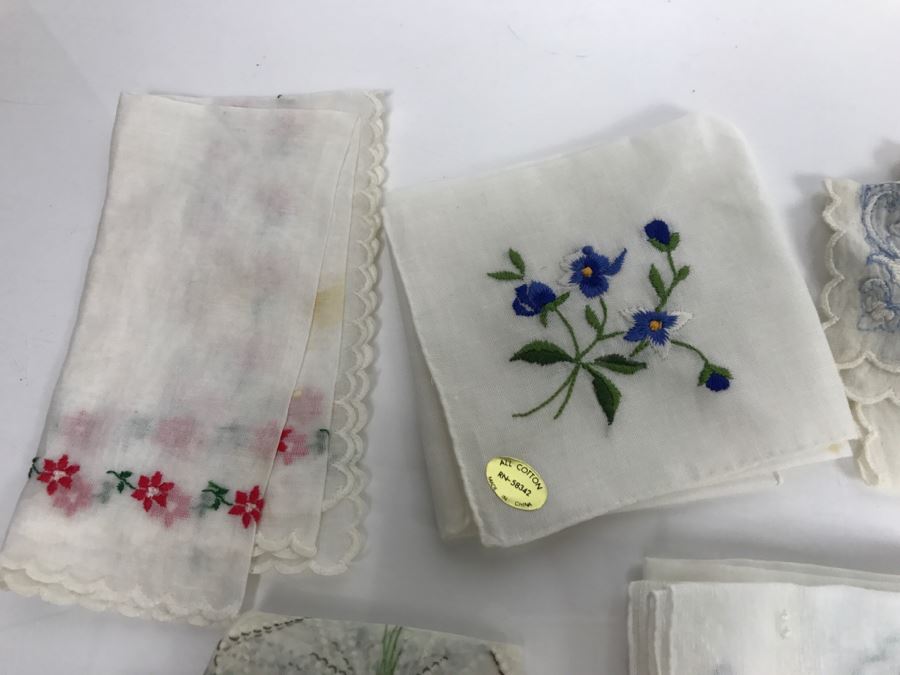 JUST ADDED - Collection Of Vintage Embroidered Handkerchiefs With Storage Box [Photo 7]