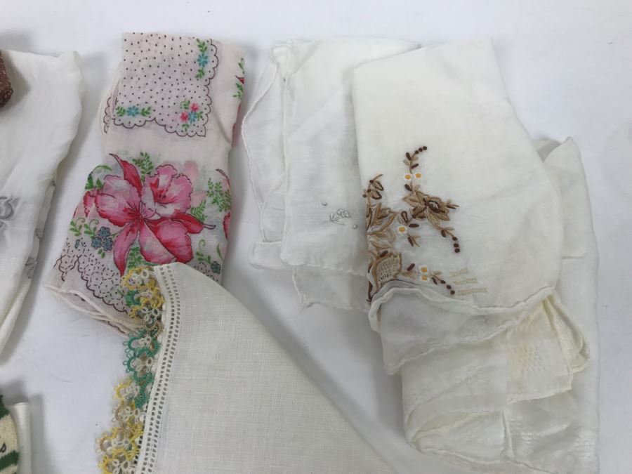 JUST ADDED - Collection Of Vintage Embroidered Handkerchiefs With Storage Box [Photo 5]