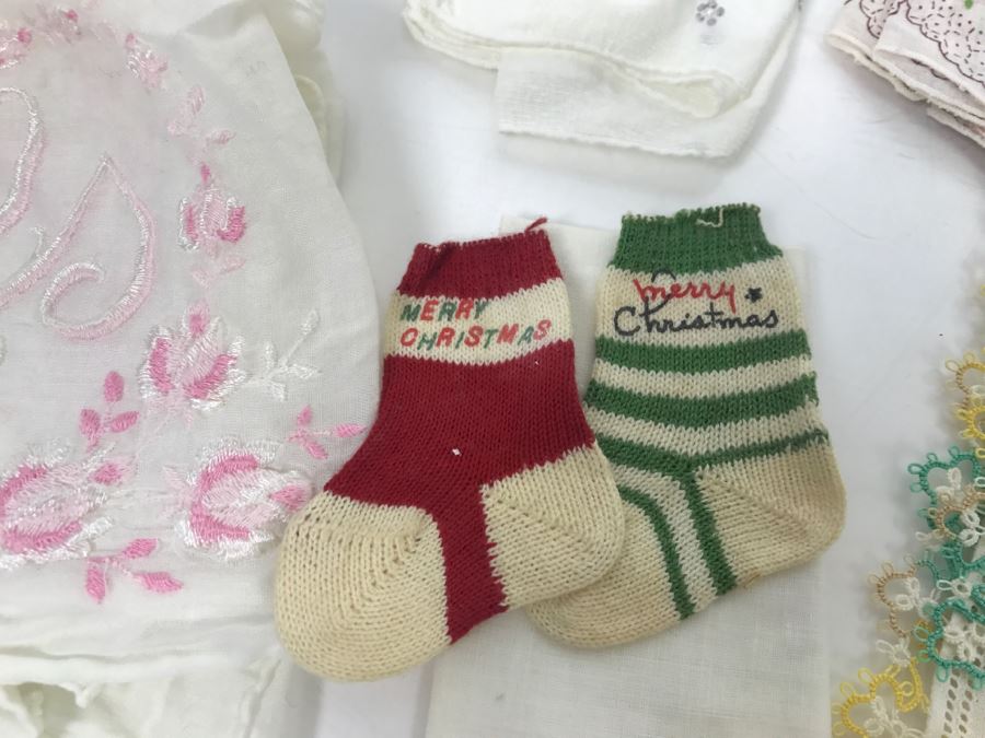 JUST ADDED - Collection Of Vintage Embroidered Handkerchiefs With Storage Box [Photo 4]