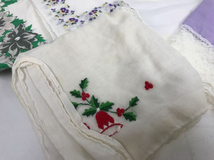 JUST ADDED - Collection Of Vintage Embroidered Handkerchiefs With Storage Box [Photo 14]