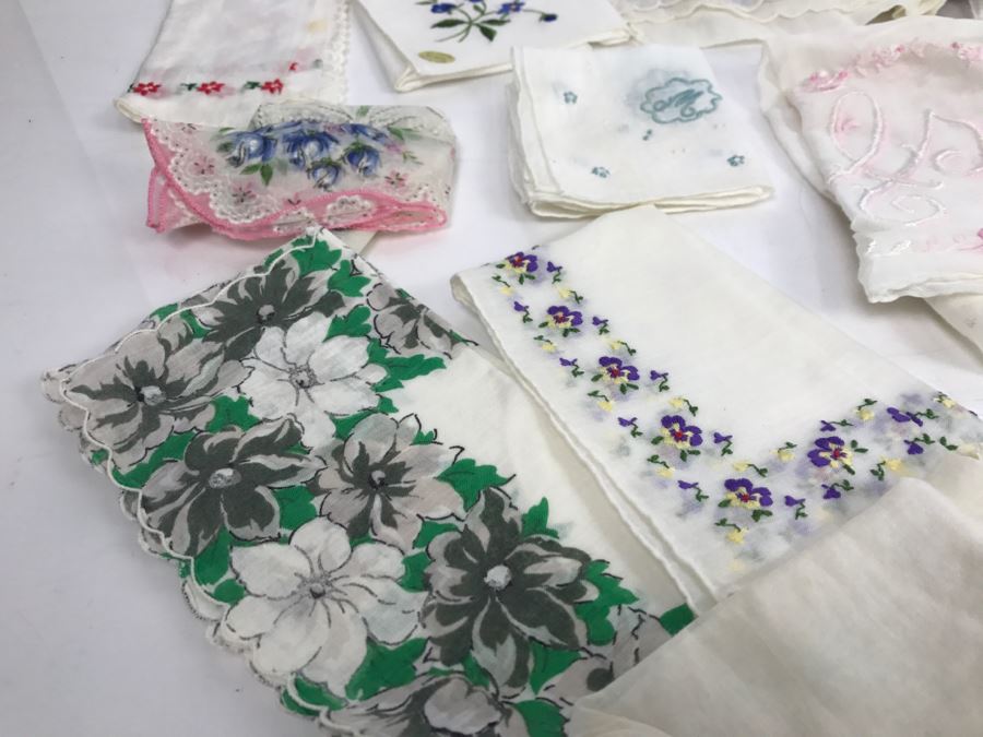 JUST ADDED - Collection Of Vintage Embroidered Handkerchiefs With Storage Box [Photo 15]