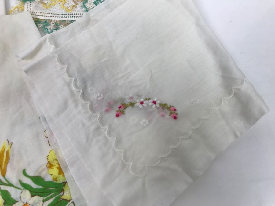 JUST ADDED - Collection Of Vintage Embroidered Handkerchiefs With Storage Box [Photo 11]