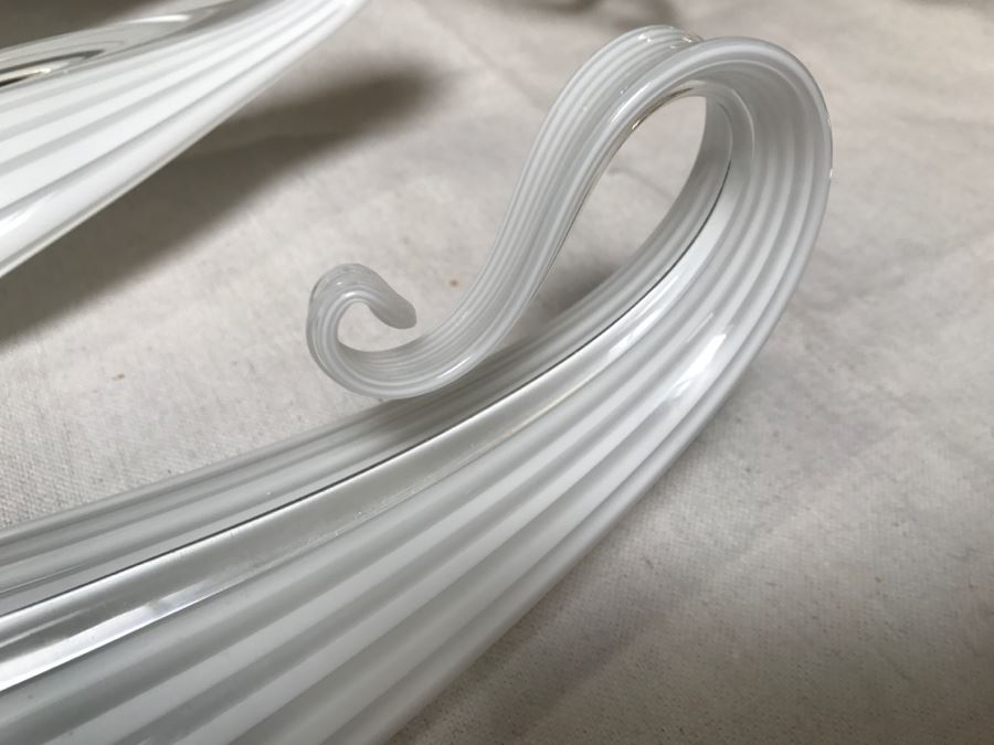 JUST ADDED - Stunning Chandelier With (5) Hand Blown Glass Flower Petals Gold Plated Light Fixture Retailed For $2,000 [Photo 21]