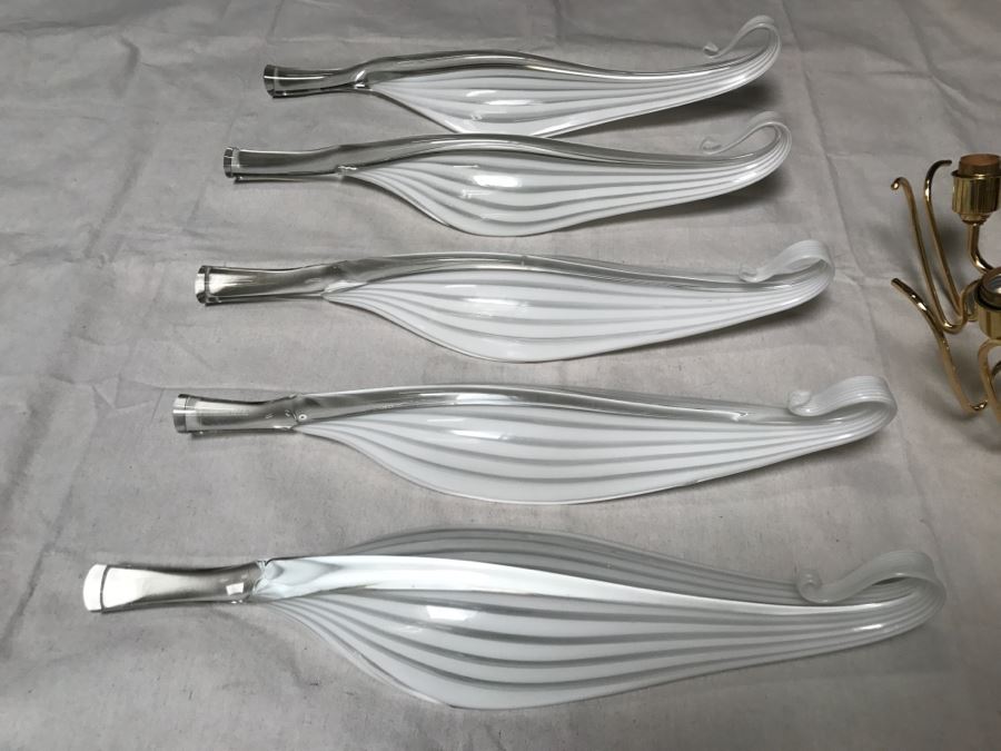 JUST ADDED - Stunning Chandelier With (5) Hand Blown Glass Flower Petals Gold Plated Light Fixture Retailed For $2,000 [Photo 19]