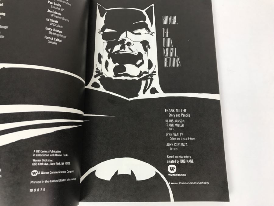BATMAN: The Dark Knight Returns Graphic Novel By Frank Miller 1986 [Photo 6]