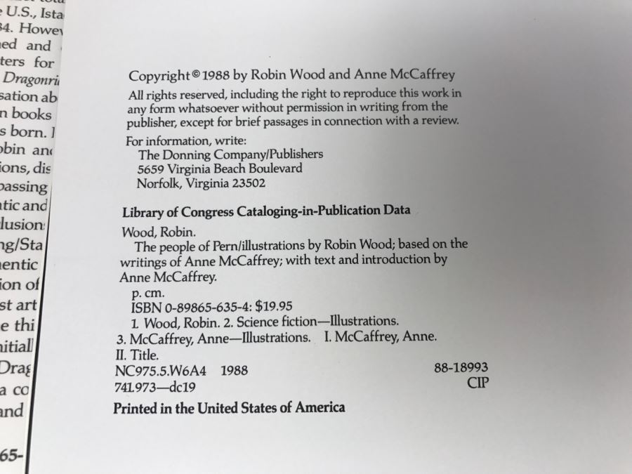 Signed First Edition 1988 Hardcover Book The People Of Pern By Robin Wood And Anne McCaffrey - Signed By Anne McCaffrey [Photo 10]