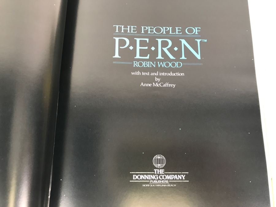 Signed First Edition 1988 Hardcover Book The People Of Pern By Robin Wood And Anne McCaffrey - Signed By Anne McCaffrey [Photo 9]