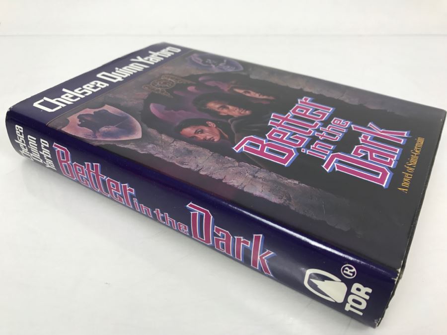 Signed First Edition 1993 Hardcover Book Better In The Dark By Chelsea Quinn Yarbro [Photo 3]